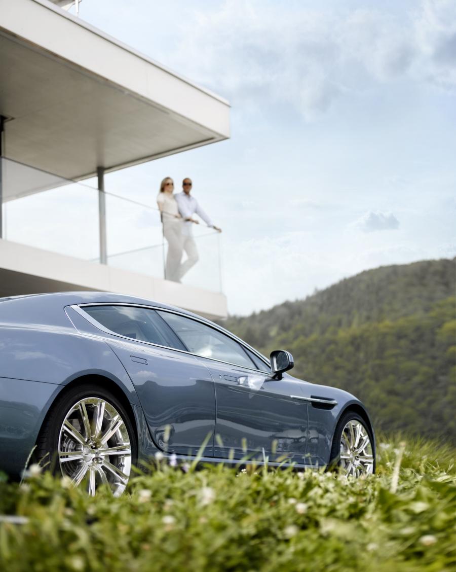 Детали экстерьера Aston Martin Rapide 2010 года  (фото 162 из 190)
